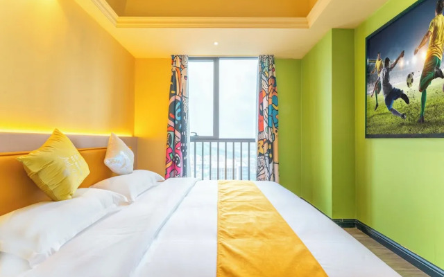 Wind Sleeping Color Hotel