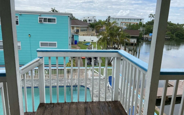 Holiday Court 20 - Overlook