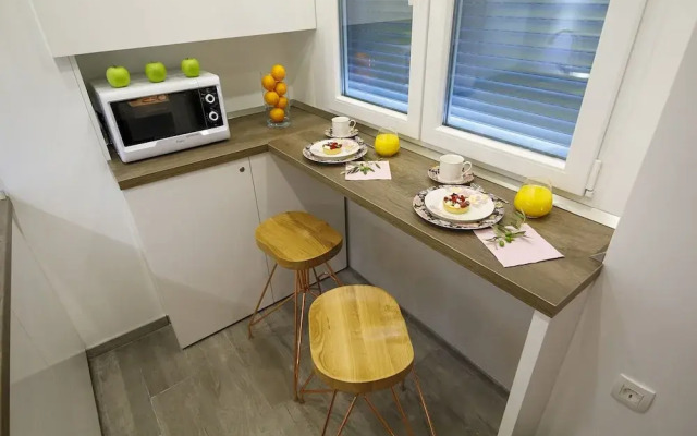 Rose Gold Rooms & Studio With Balcony