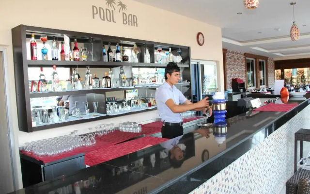 Side West Park Hotel