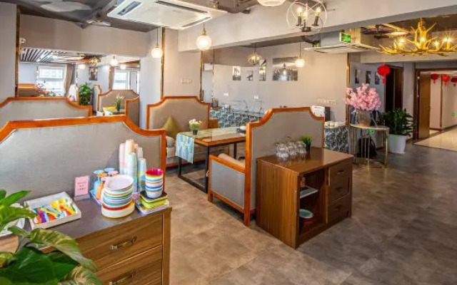 Century Hanteng Hotel