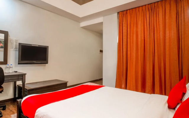 OYO 579 Anisabel Suites