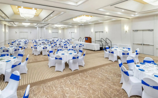Crowne Plaza Los Angeles Harbor Hotel by IHG