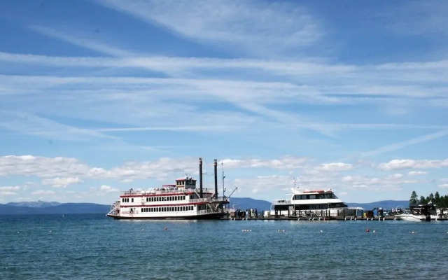 Tahoe Olympic 3 Bedroom Condo by RedAwning