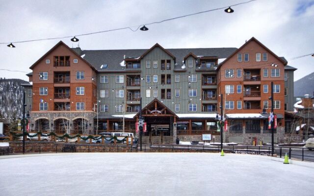 8401 Buffalo Lodge by RedAwning