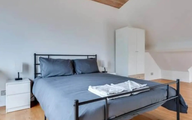 Summertown 4-br Family Home - Bright Spacious