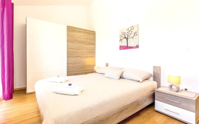 Property With 2 Bedrooms in Dobrinj, With Enclosed Garden