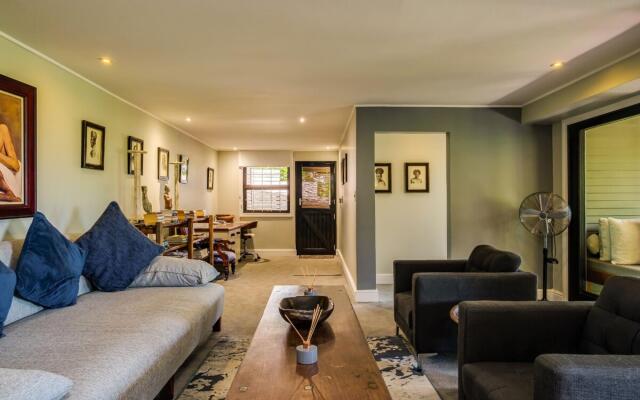Beautiful 1 Bedroom Apartment With Private Balcony