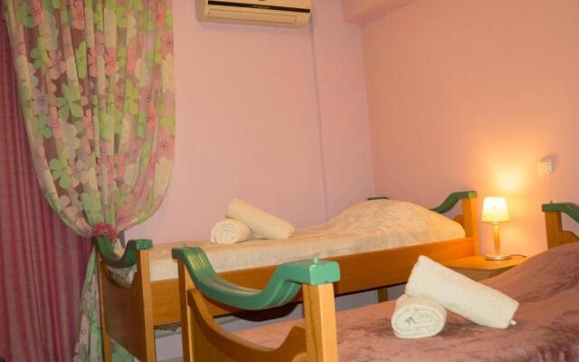 Apartment 50m from sea!