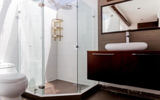 Cueva Del Oso By Nomad Guru