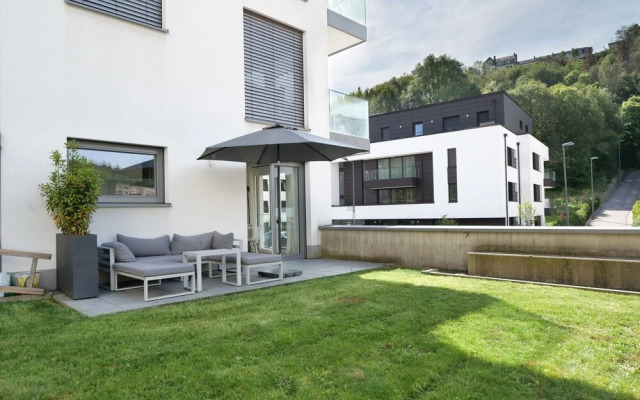 2BR Apt 100 m2 w Terrace Garden & Pkg