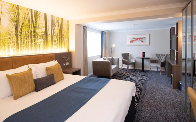 Burleigh Court Hotel