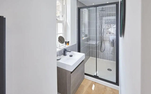 Host Stay Modern Industrial Golden Lion Apartments
