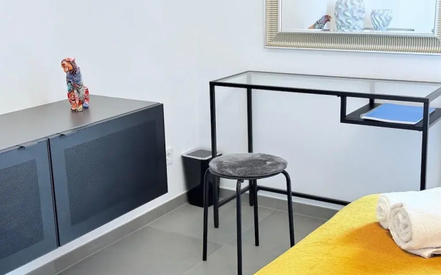 Beautiful 1 bedroom flat w terrace