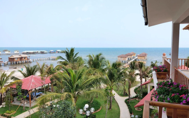 Naomi Resort