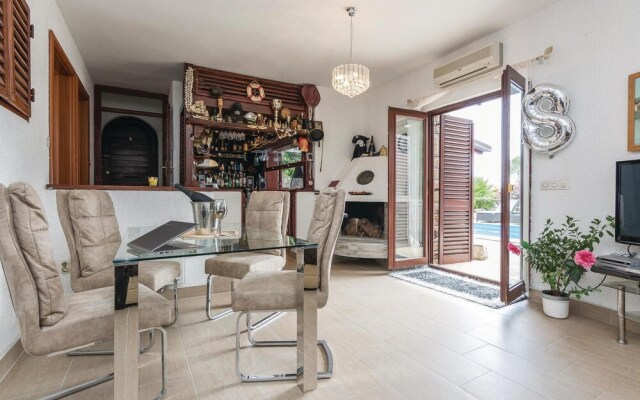 Amazing Home in Kozino With Wifi and 5 Bedrooms