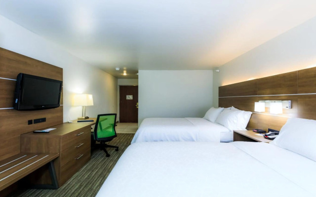 Holiday Inn Express Osage Beach - Lake Of The Ozarks by IHG