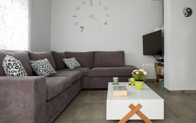 E & G Relax Homes