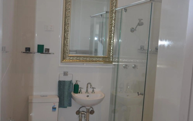 Semaphore Sea Breeze - Family Beach-Heated Pool Holiday