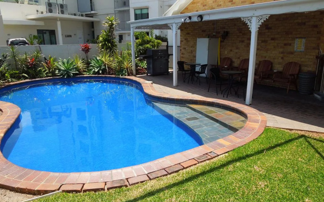 Cotton Tree Beach Motel