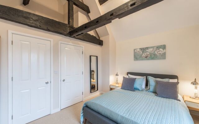 Central Apartment Facing Windsor Castle