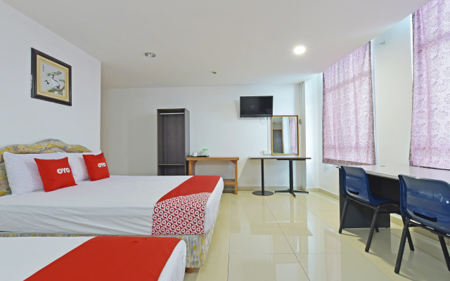 Super OYO 90494 Sam Huat Hotel