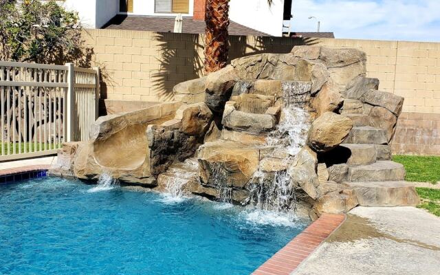 Belle's Castle 7 Bedrooms 3.5 Bathrooms Home