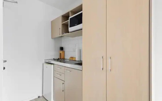 Central City 1Br Apartment