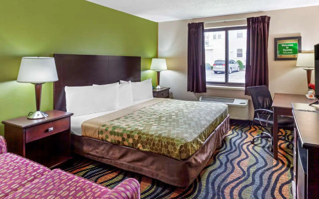 Econo Lodge Inn & Suites Oconto