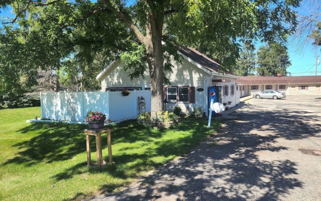 White Valley Motel