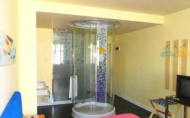 Top Star Hotel