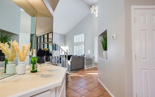 73rd Glendale 4 Bedroom Home by RedAwning