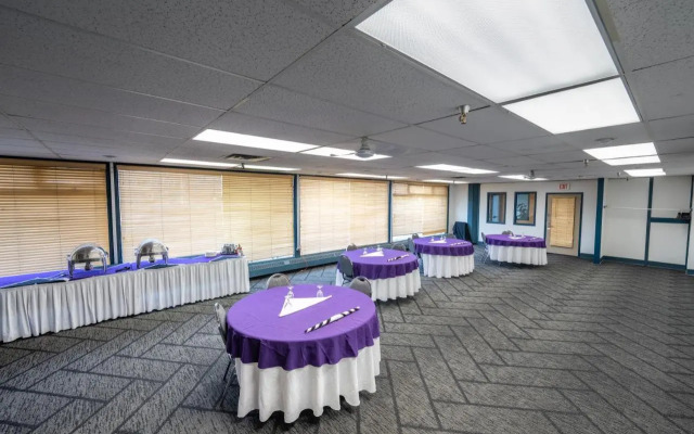 Sternwheeler Hotel & Conference Centre, Trademark by Wyndham