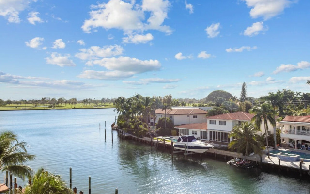 Bay Harbor Sunset Apt 5C