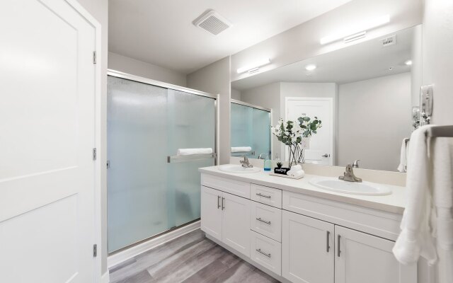 Chic Apt With Jacuzzi Pool Mountain Views