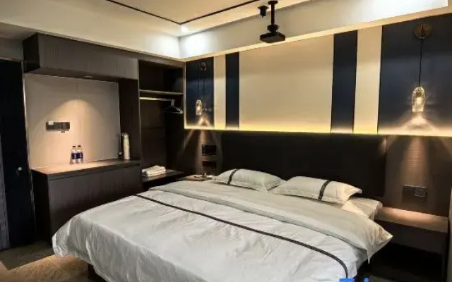 Mido Holiday Mansion (Changping Town Railway Station)