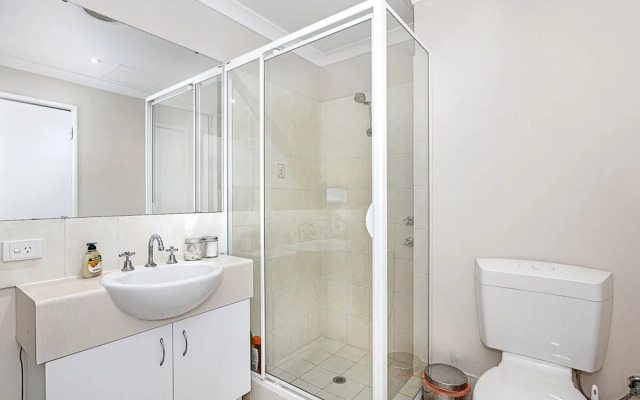 2bdr East Perth Getaway