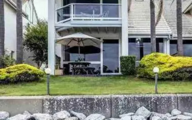 The Blacklighters-Waterfront Retreat