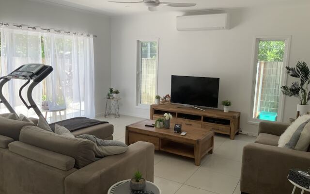 Broadwater Town House