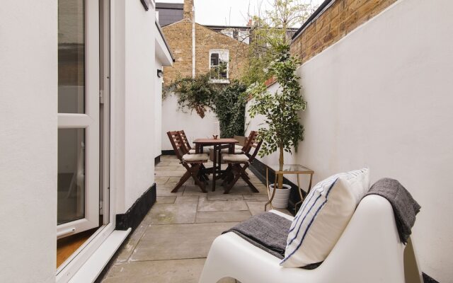 The Fulham Mirabel Gem
