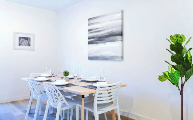 Prime Townhouses Near Design District