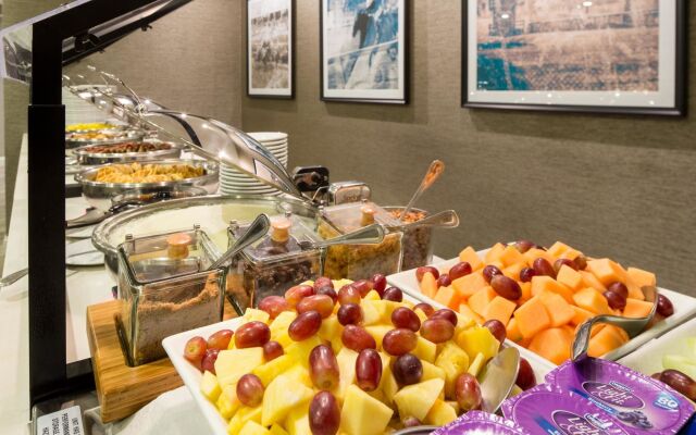 DoubleTree by Hilton Hotel Laurel