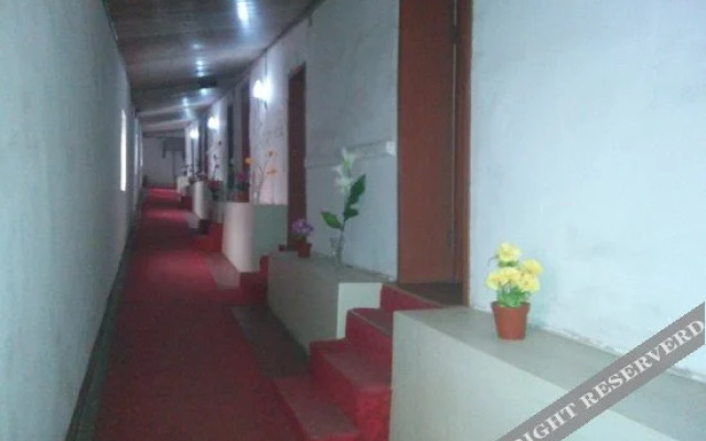 Qingmeikai Hostel
