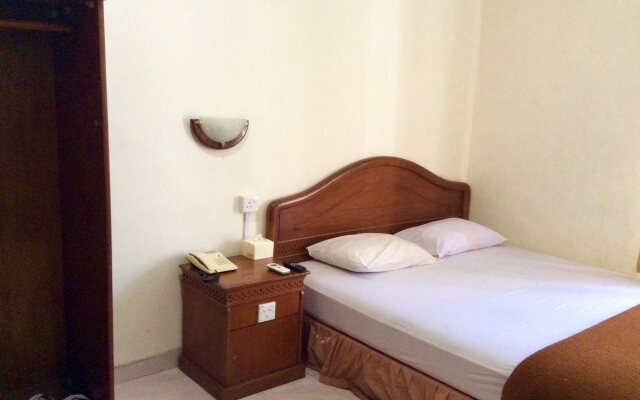 OYO 2422 Rama Hotel