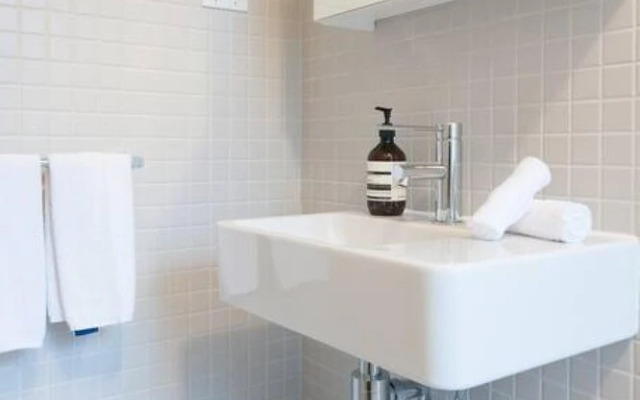 Spacious Art Deco Apartment in Darlinghurst