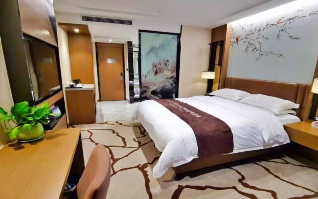 Huhua Business Hotel