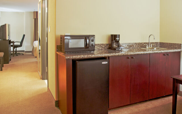 Holiday Inn Express Leesville, an IHG Hotel