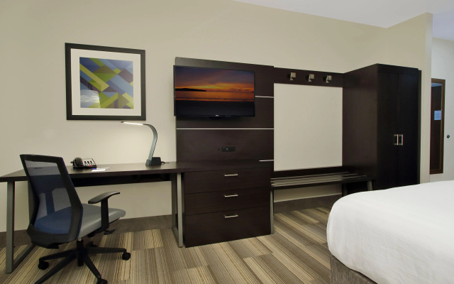 Holiday Inn Express & Suites Brookshire - Katy Freeway by IHG