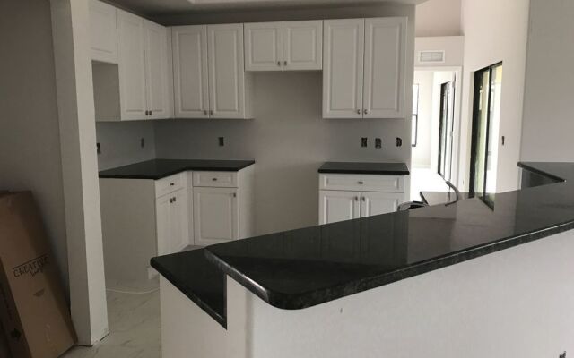 Alisa's Dream Villa on the Canal