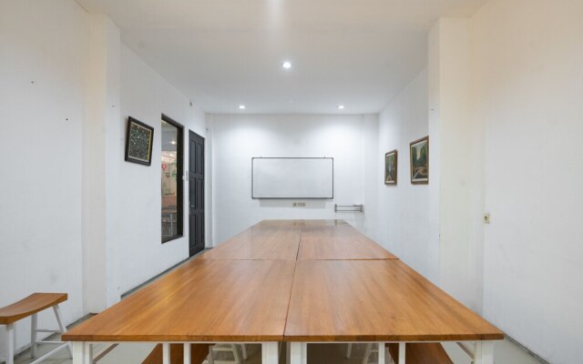 Urban 18 by OYO Rooms